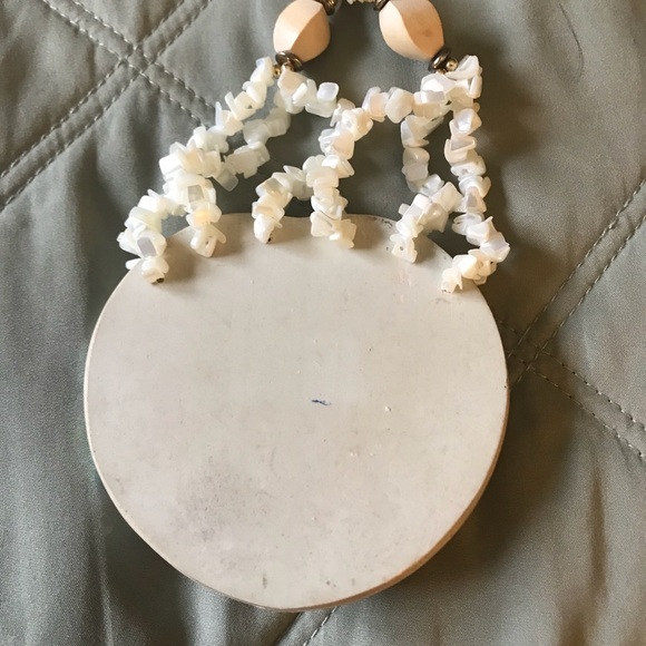 Shell Necklace - Picture 4 of 6